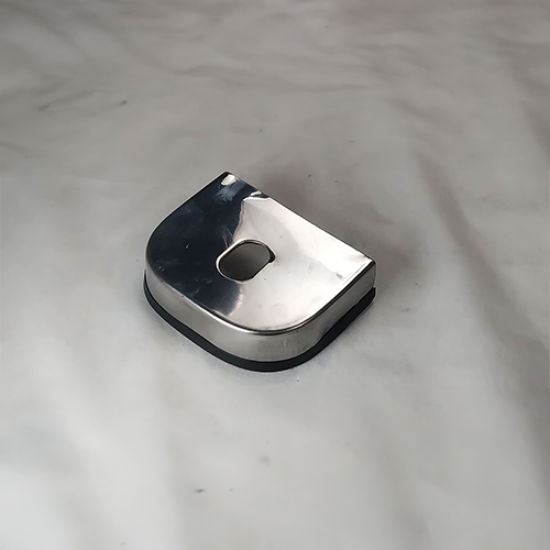 002-W Capa Inox Acabamento para Engate 100mm – Proteção anticorrosiva para engates expostos a intempéries, em aço inoxidável.